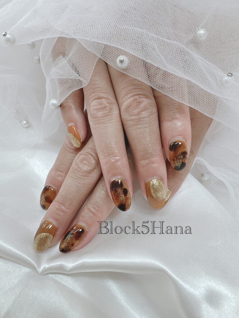 Nail No.2366【定番カラー 茶×黒のべっ甲ネイル】