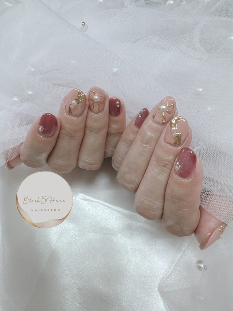 Nail No.2404【ミラーアクセントのマグネットネイル】