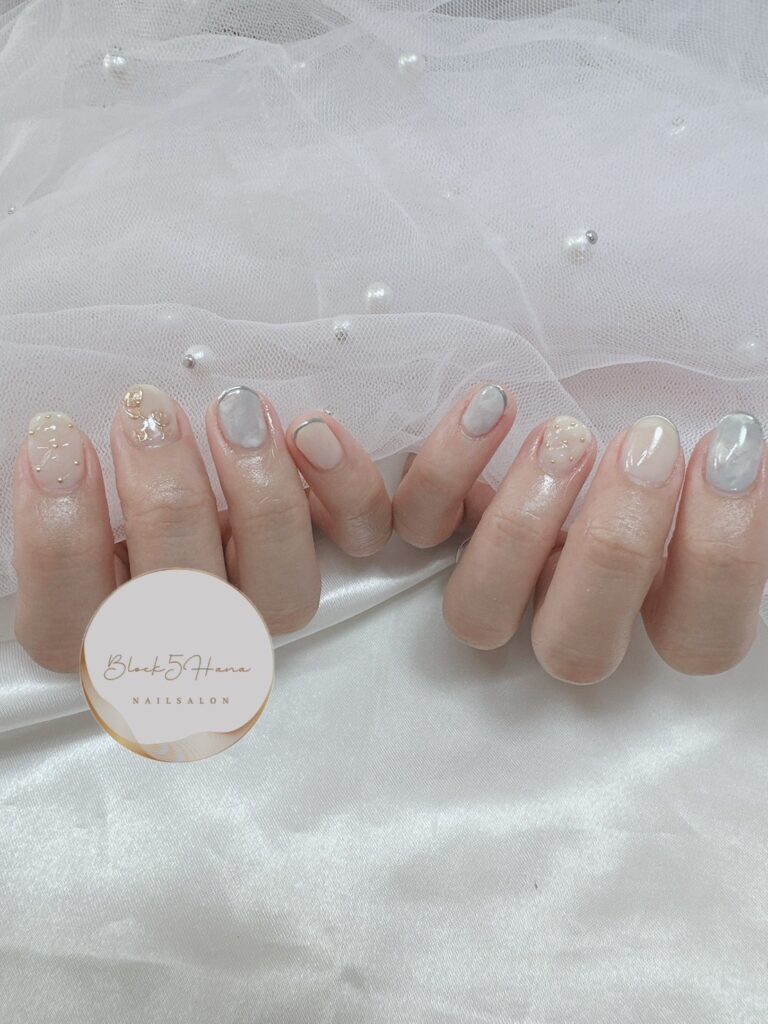 Nail No.2413【光沢感があるミラーネイル】