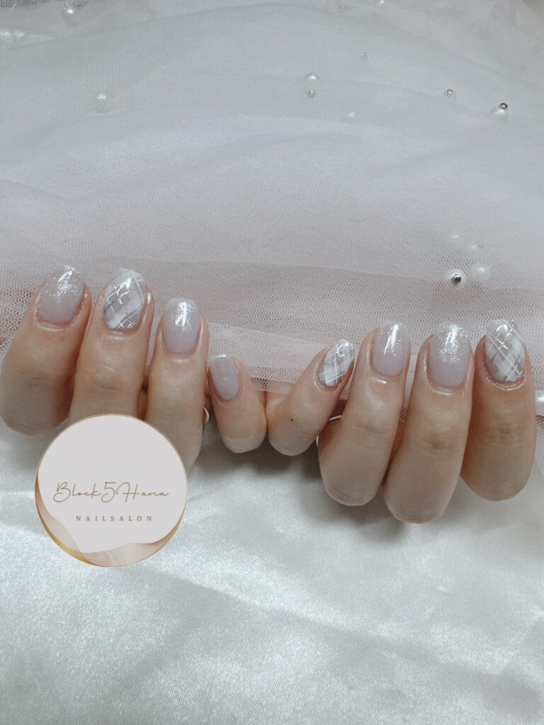 Nail No.2416【クリア×ホワイト×シルバーのチェックネイル】