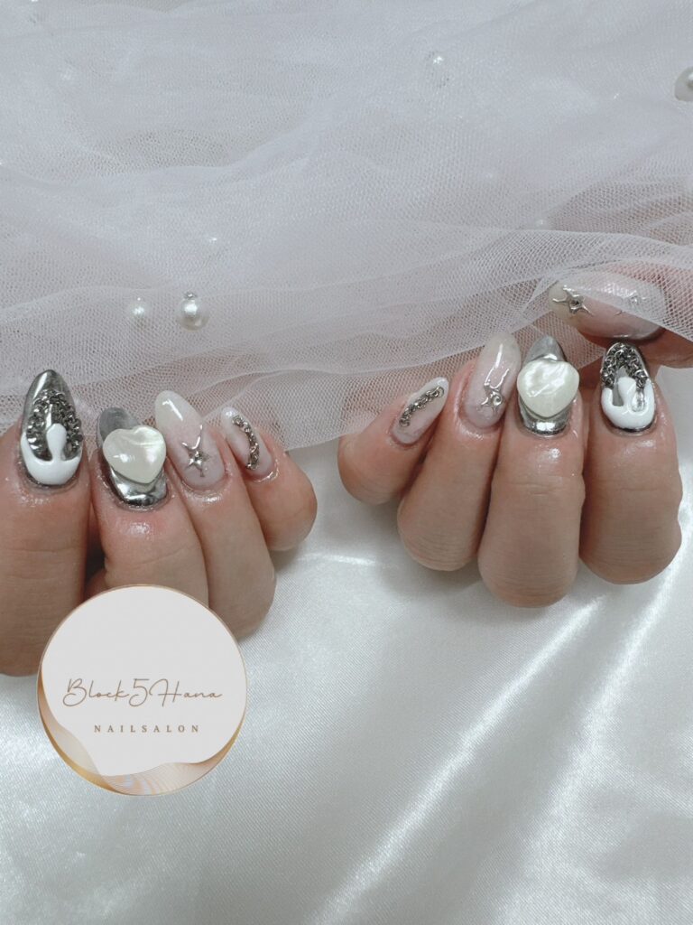 Nail No.2424【パーツが印象的なハロウィンネイル】