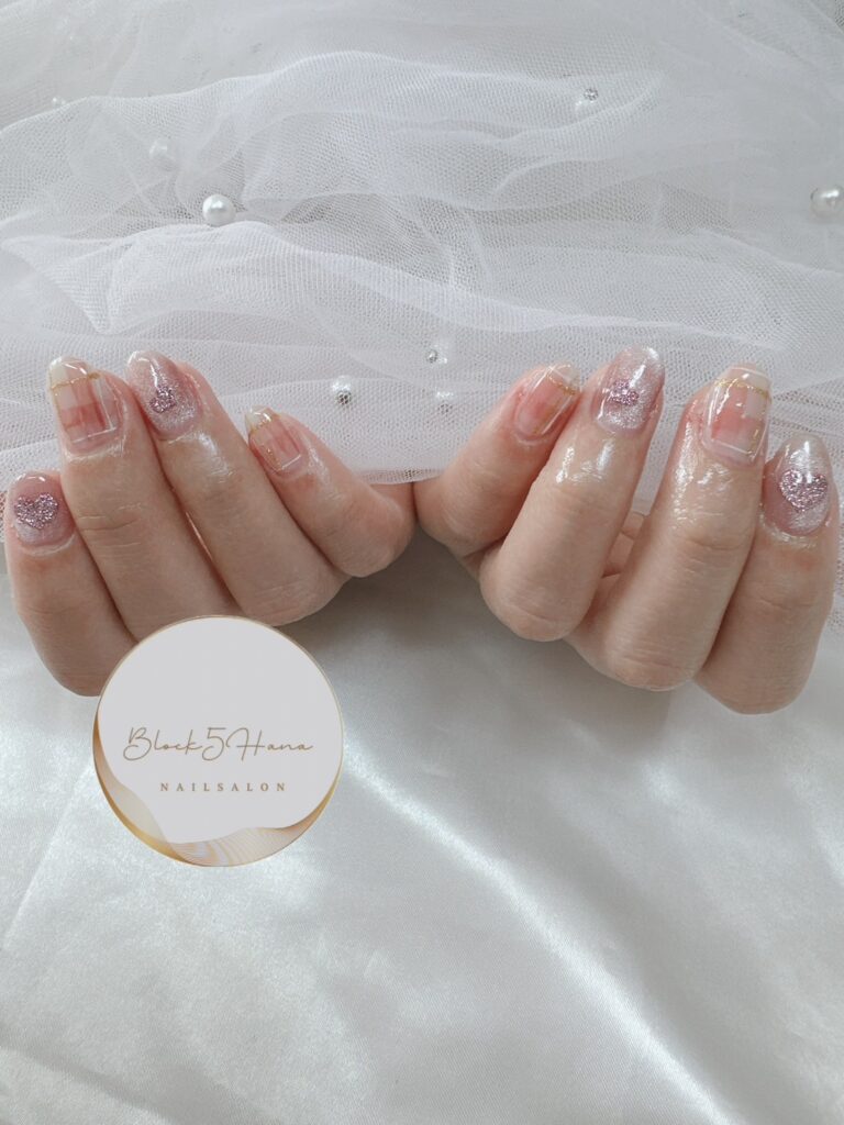 Nail No.2442【淡めピンクのチェックネイル】