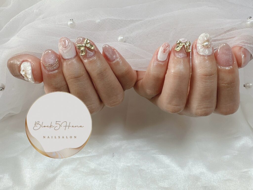 Nail No.2528【フェミニンカラーのマグネットネイル】