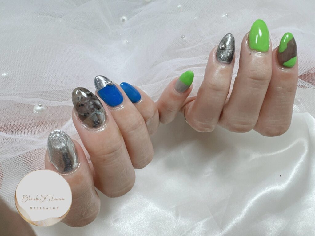 Nail No.2593【ミラーネイルのデザイン】