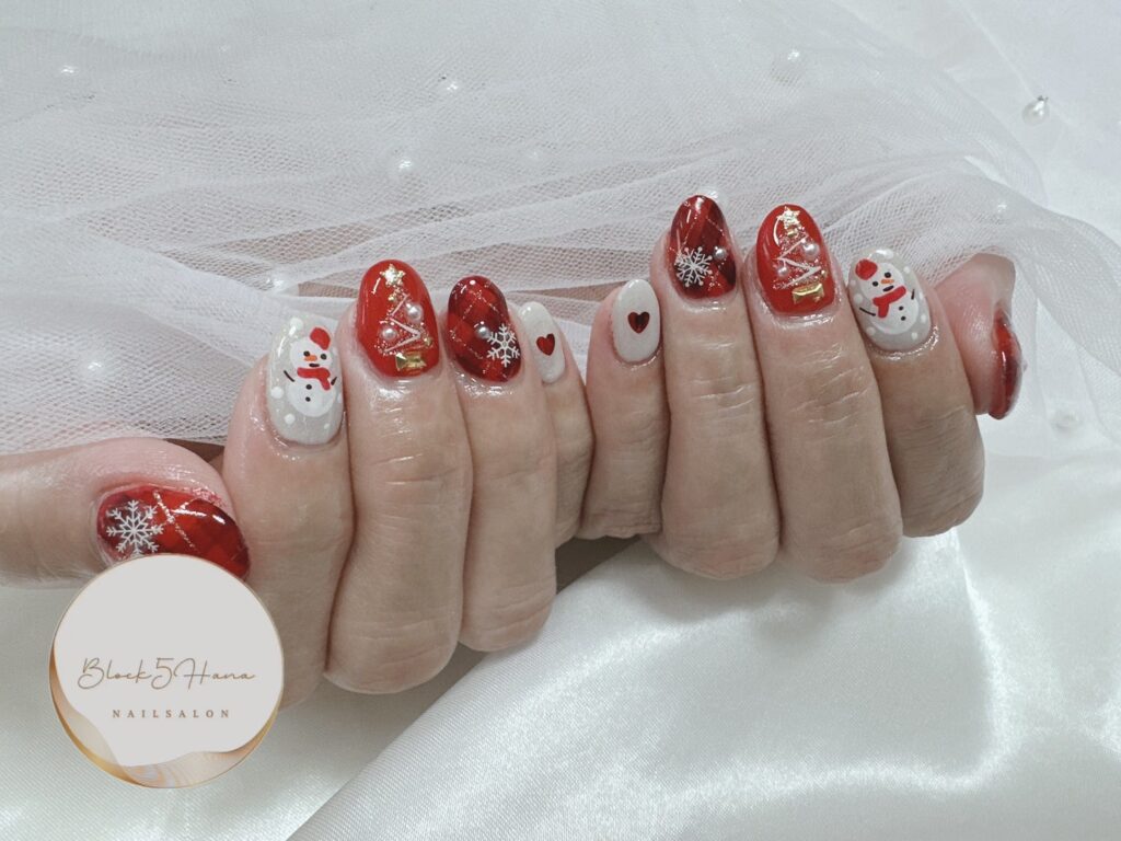 Nail No.2595【キュートな赤白クリスマスネイル】