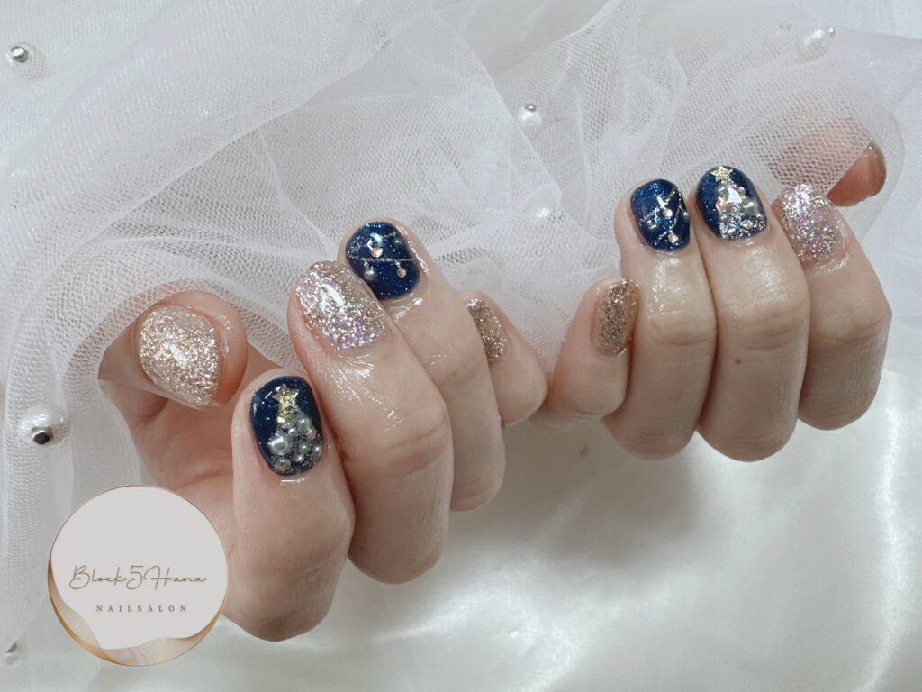 Nail No.2596【シャンパンゴールドのクリスマスデザイン】