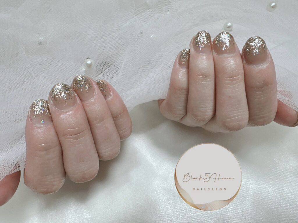 Nail No.2621【シンプルカラーのラメネイル】