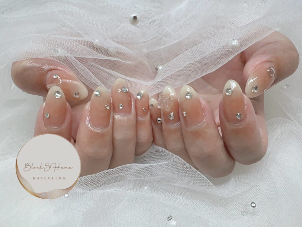 Nail No.2880【ナチュラルカラー×ストーンパーツ】