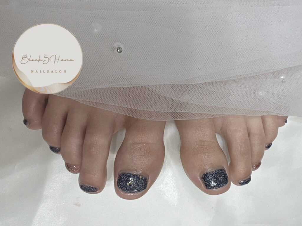 Nail No.2896【シンプルなフットラメネイル】