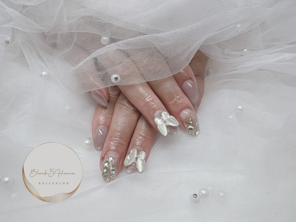 Nail No.2926【パーツを際立たせるマグネットネイル】