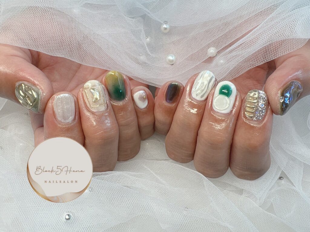 Nail No.3048【ホワイト×グリーンのニュアンスネイル】