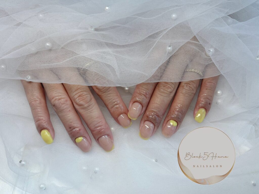 Nail No.3066【イエローカラーのフレンチネイル】