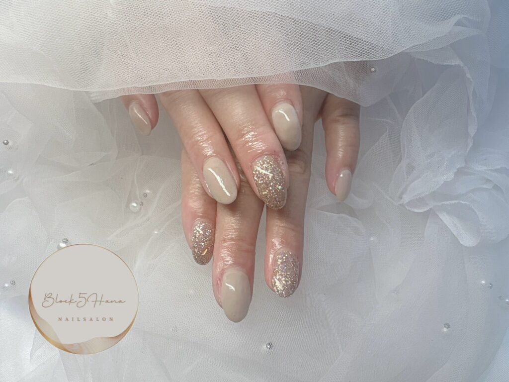 Nail No.3096【シンプルなベージュ×ラメ】