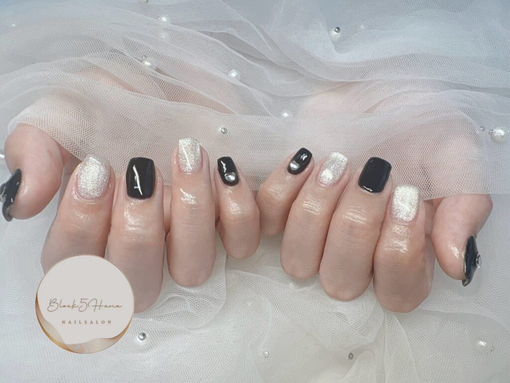 Nail No.3240【モノクロマグネットネイル】