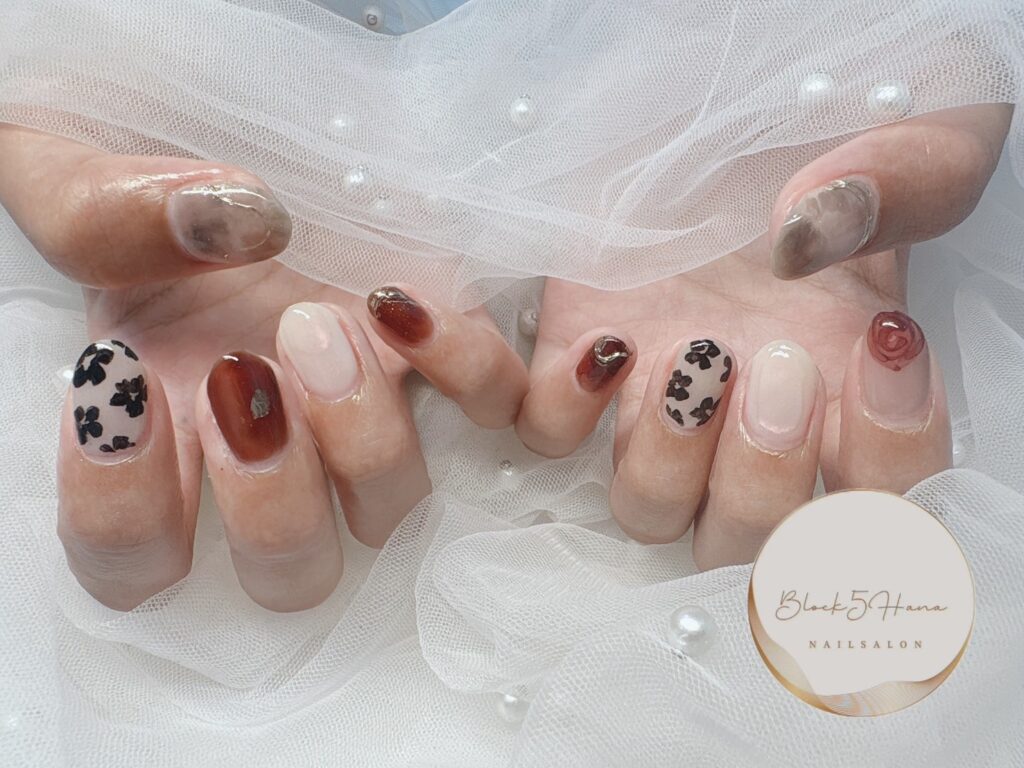 Nail No.3258【大人っぽいお花ネイル】
