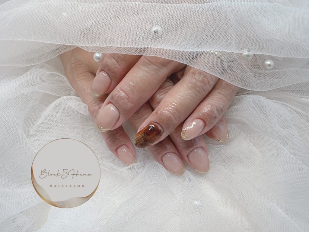 Nail No.3322【スキンカラーにポイントのべっ甲】