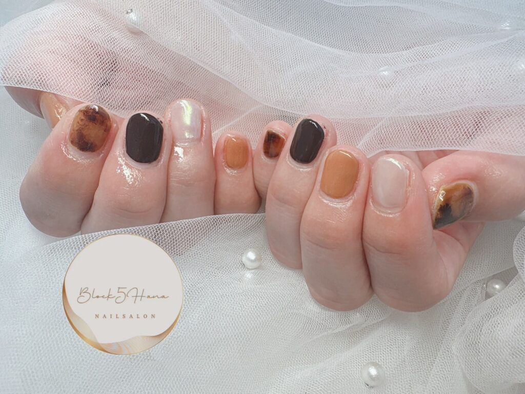 Nail No.3329【べっ甲ショートネイルで秋支度】
