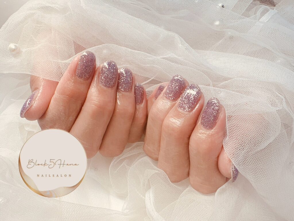 Nail No.3385【冬の手元に 華やかラメネイル】