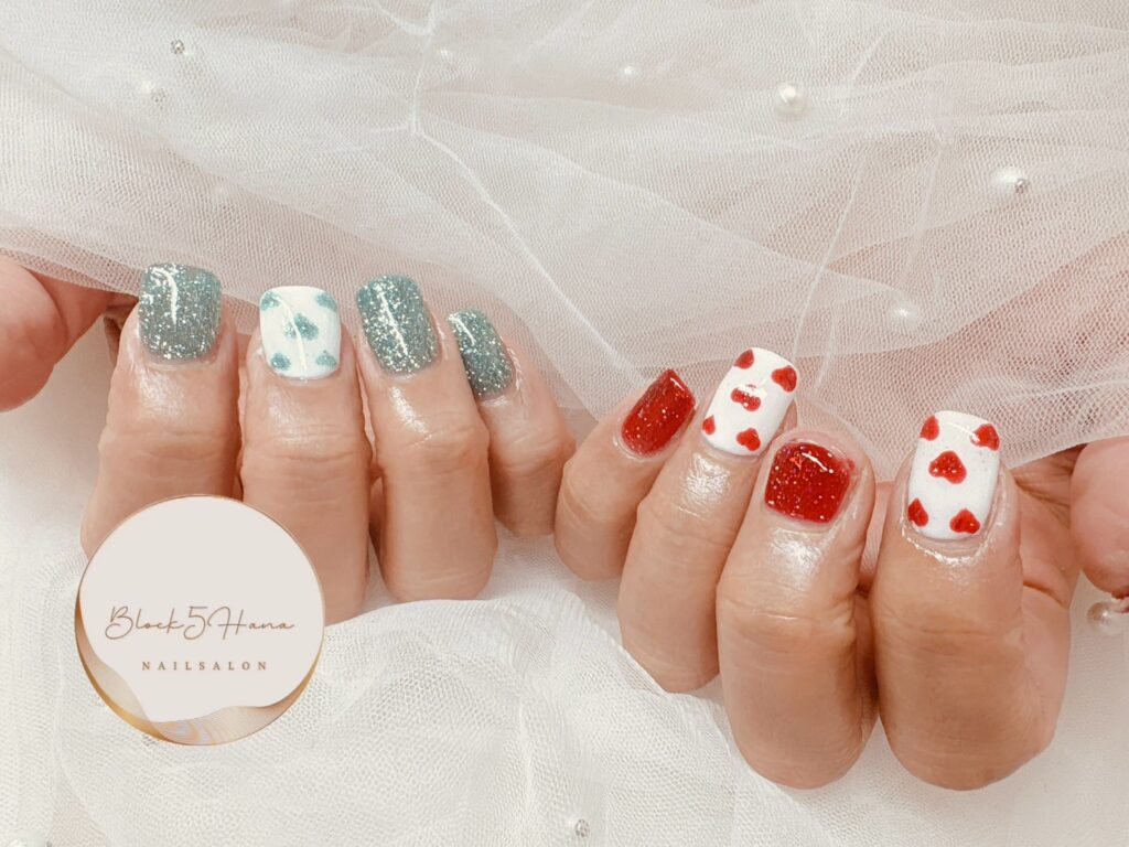 Nail No.3443【ミニハートのアシンメトリーネイル】