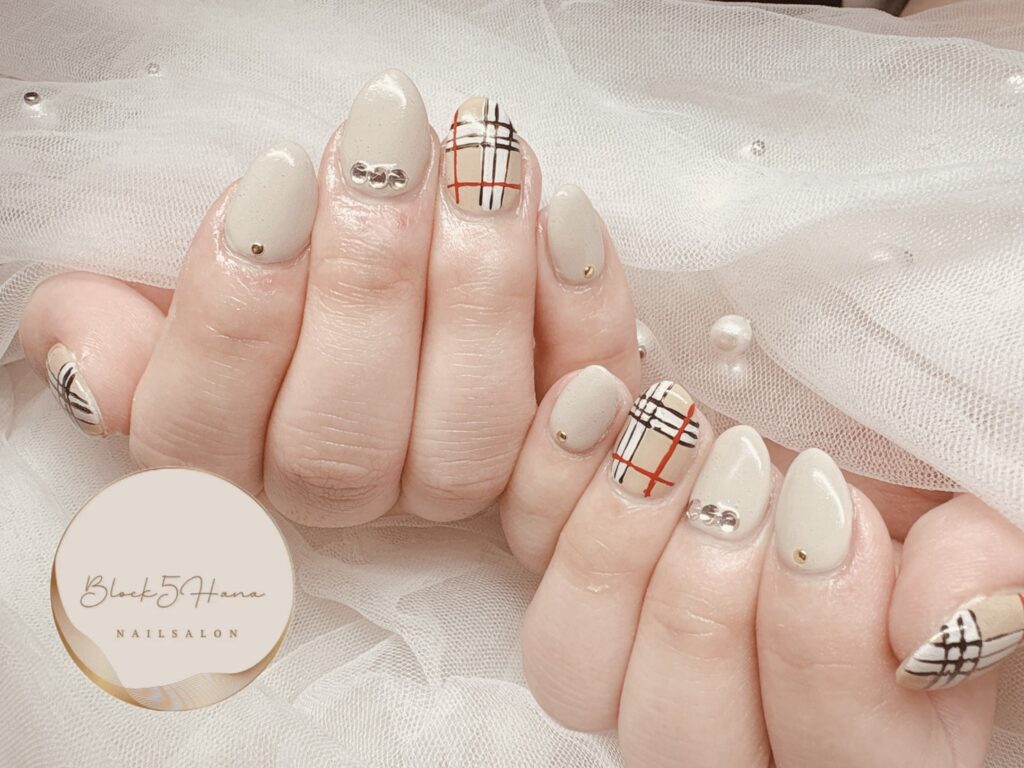 Nail No.3655【グレージュとチェック】