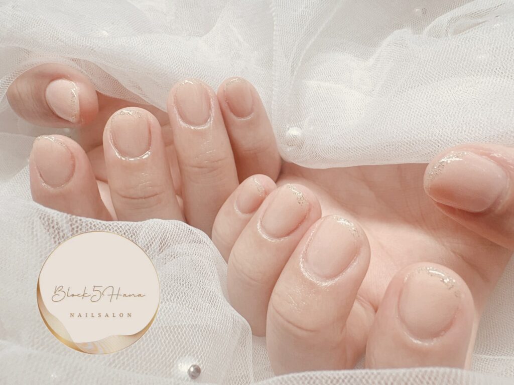 Nail No.3665【爪先のラメがポイント フレンチネイル】