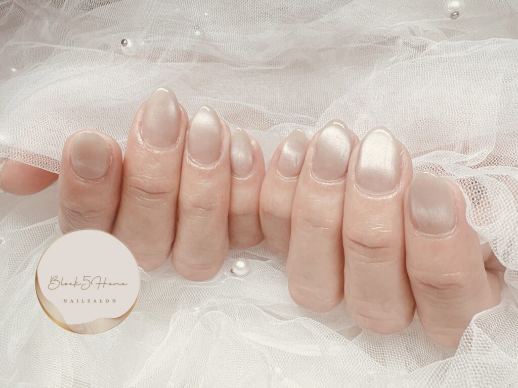 Nail No.3695【シルクホワイトのマグネットネイル】