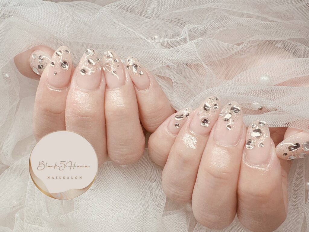 Nail No.3741【キラキラが目を奪うビジューネイル】