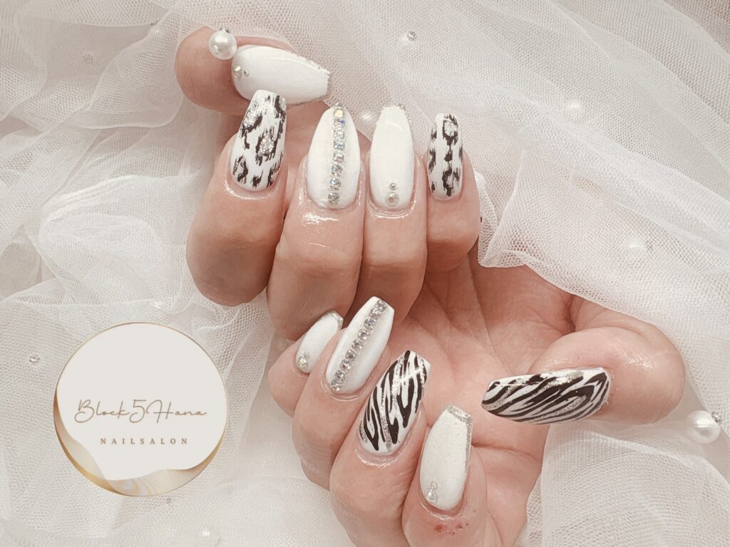 Nail No.3779【目を惹く大人アニマル柄ネイル】