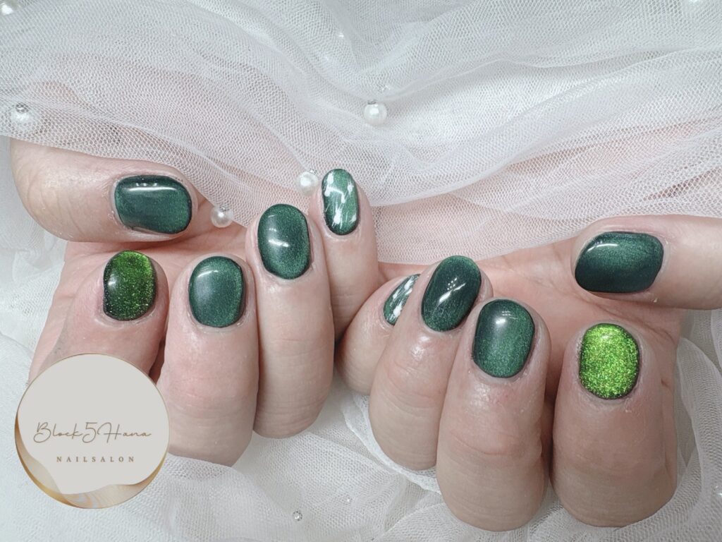 Nail No.3820【輝きの違いを楽しむグリーンマグ】