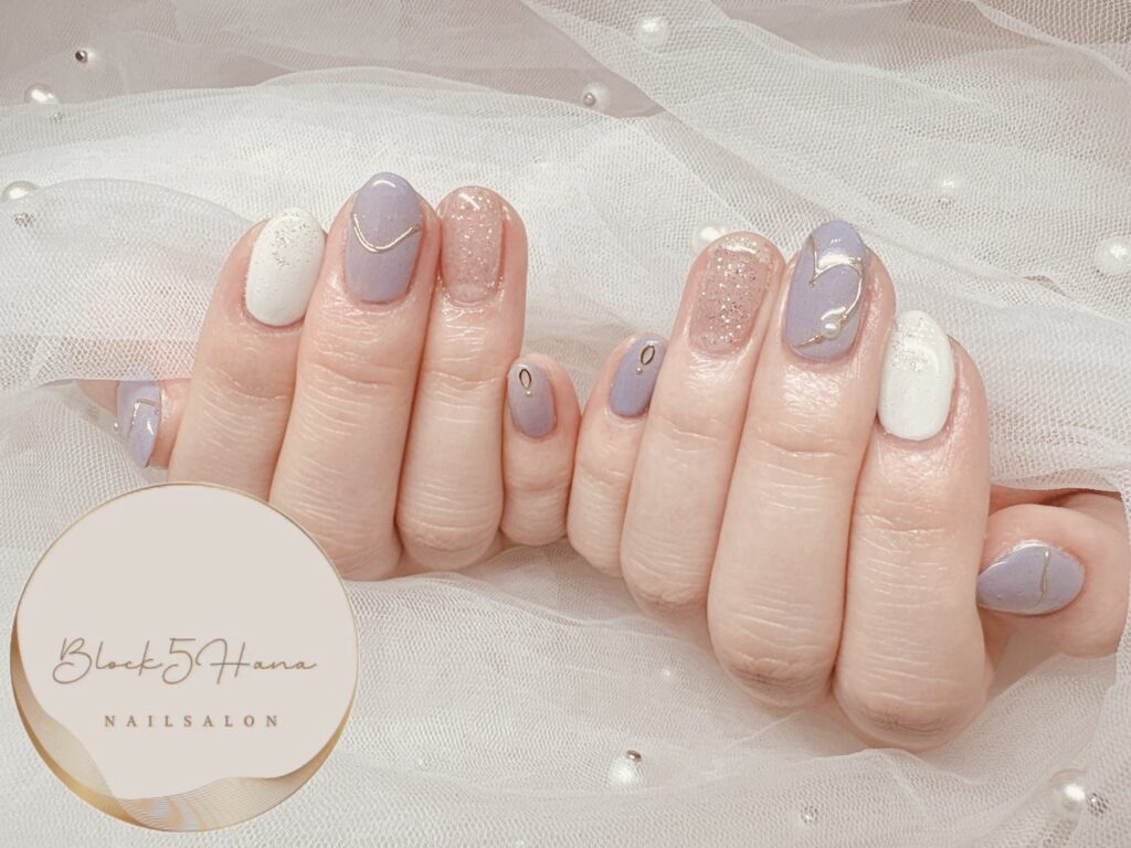 Nail No.3828【パステルなベースカラーのラインハート】
