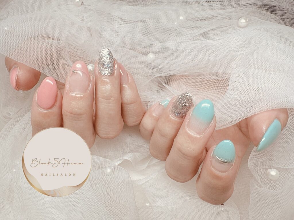 Nail No.3859【ピンク×水色のシンメデザイン】