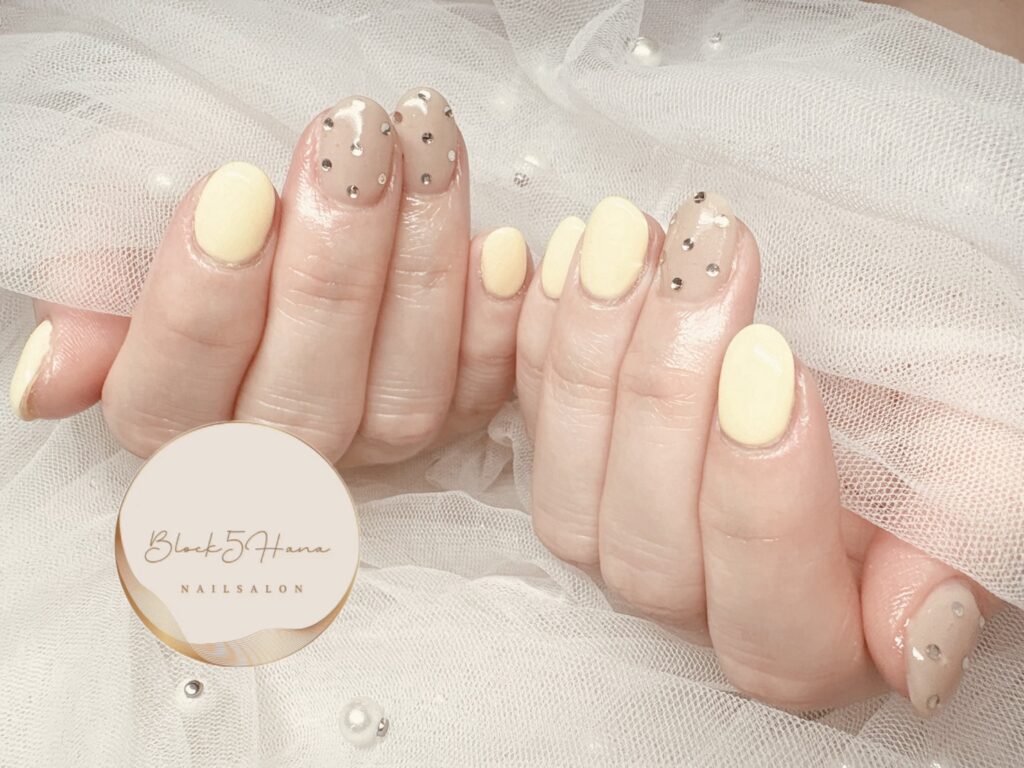 Nail No.4027【キラキラドットネイル】