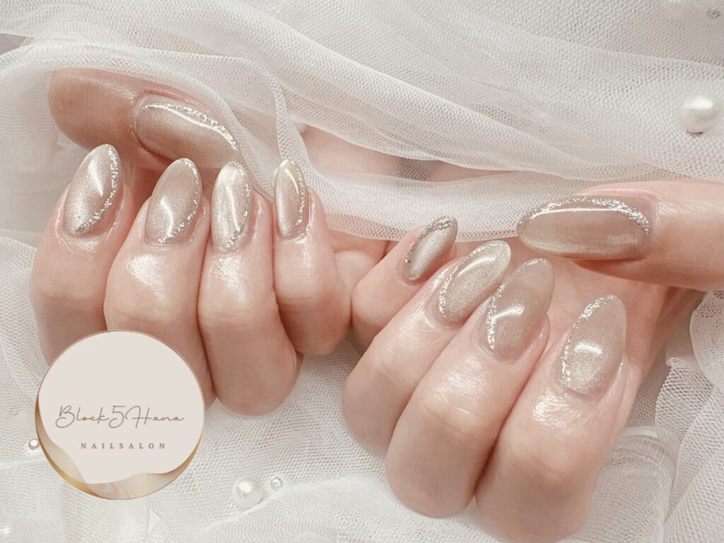 Nail No.4081【ラメラインで縦長効果なマグネットネイル】