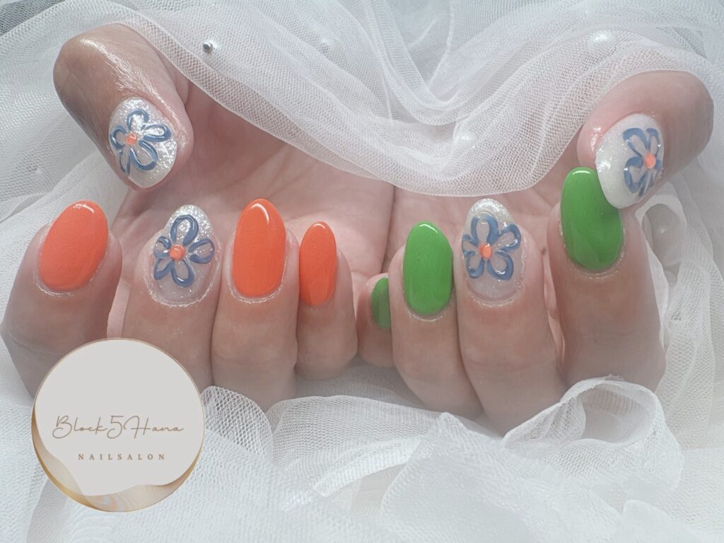 Nail No.4091【ポップなカラーのお花ネイル】
