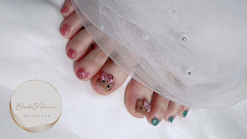 Nail No.4136【夏の日焼けキティフットネイル】