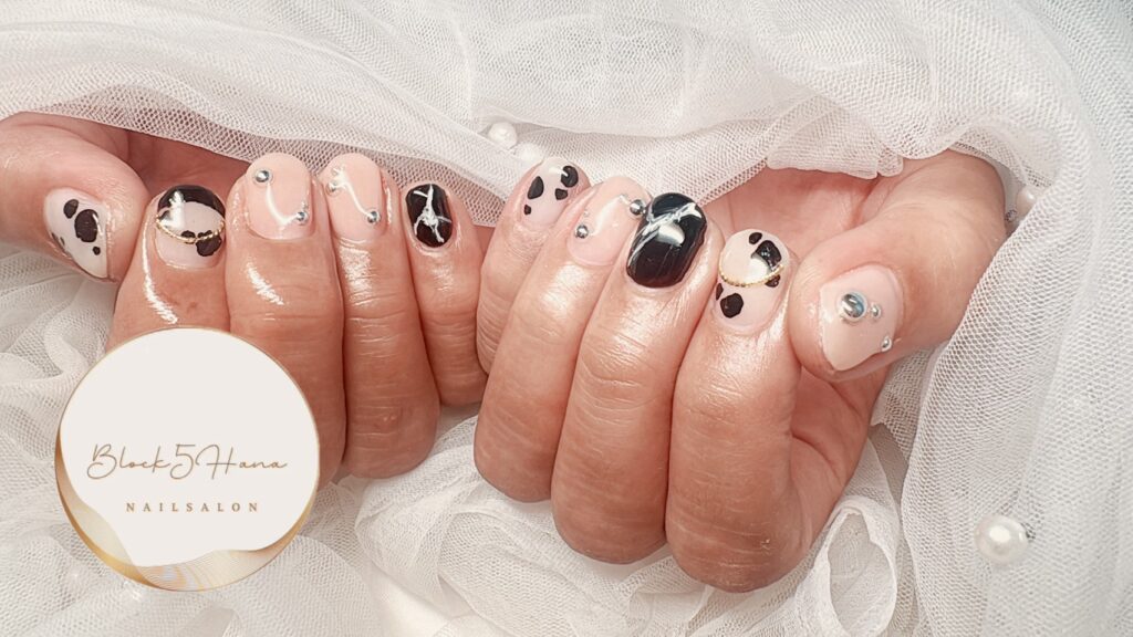 Nail No.4144【牛柄のニュアンスネイル】