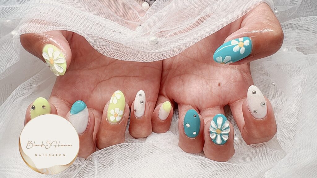 Nail No.4150【フレッシュカラーのフラワーネイル】