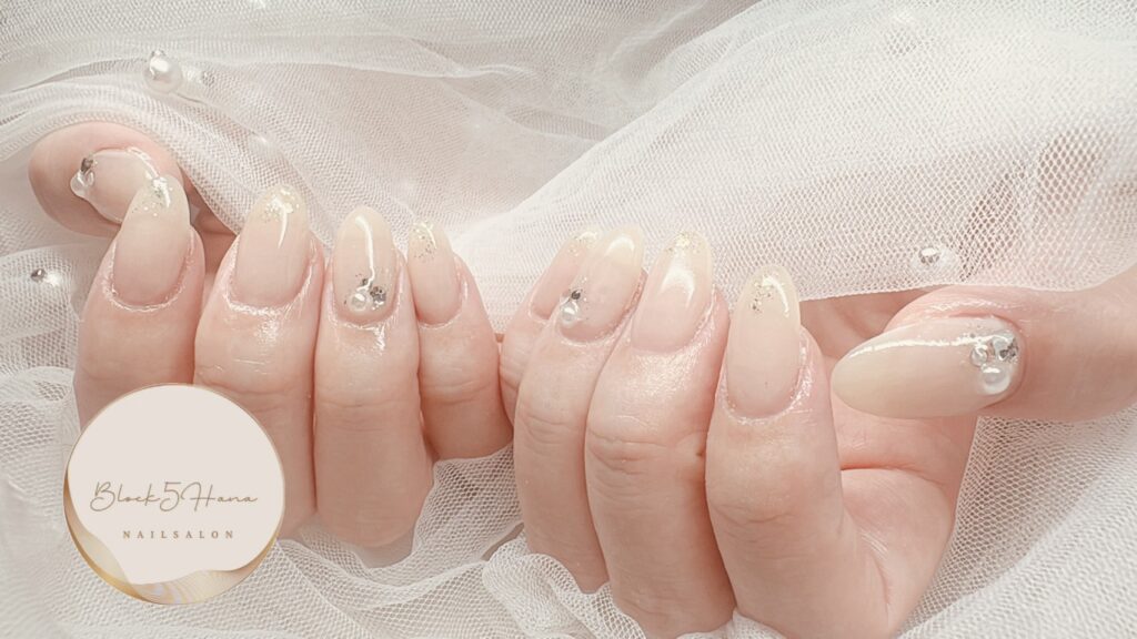 Nail No.4187【シンプルなナチュラルカラーとパーツの組み合わせ】
