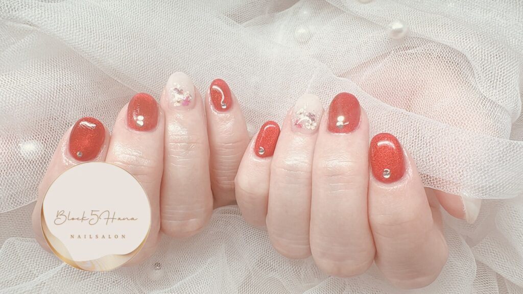 Nail No.4214【押し花を閉じ込めたマグネットネイル】