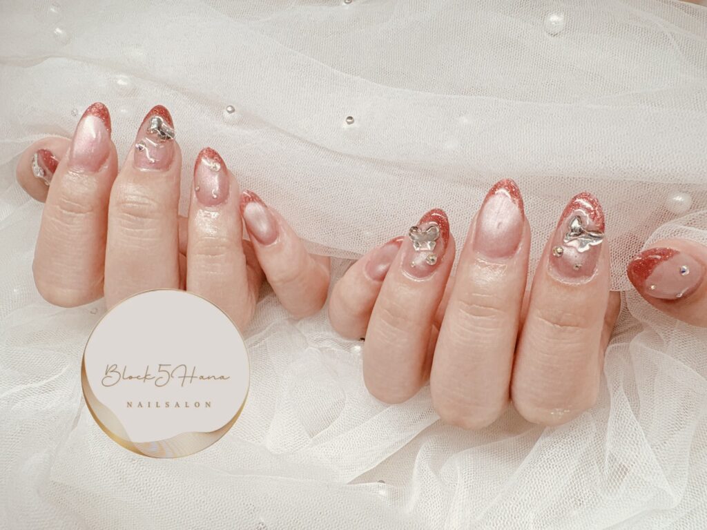 Nail No.4245【赤が映えるフレンチマグネット】