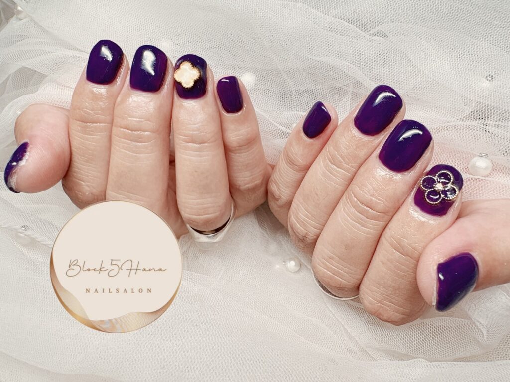 Nail No.4342【大人ワンカラーとアクセントのシンプル】