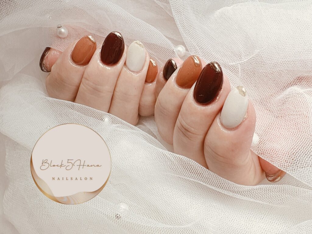 Nail No.4364【秋色ブラウンにミラーを効かせた大人ネイル】