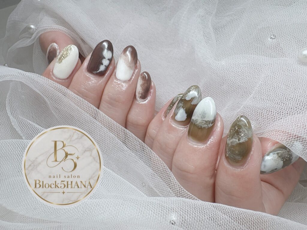 Nail No.4406【ブラウン×ホワイトのラテニュアンスネイル】