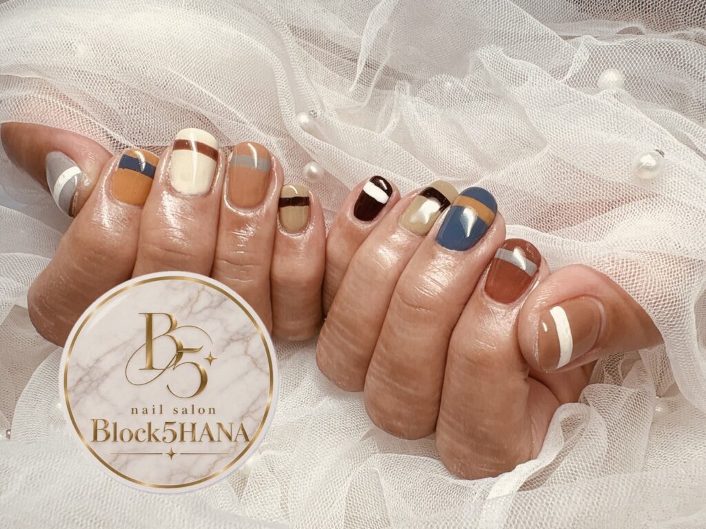 Nail No.4419【テラコッタ×くすみブルーのレトロモダンなストライプネイル】