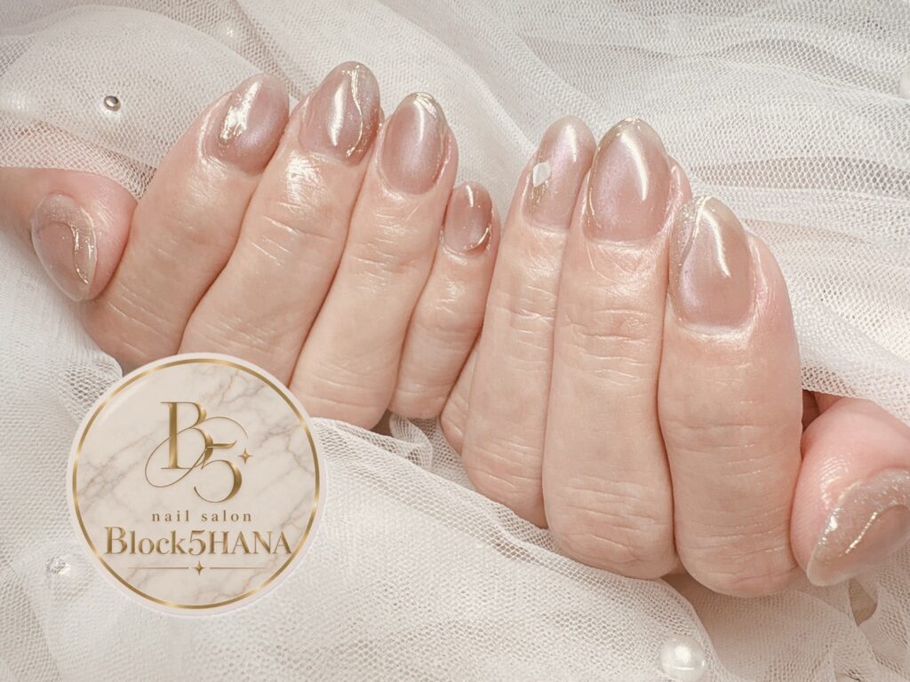 Nail No.4430【上品なピンクベージュのうる艶マグネットネイル】